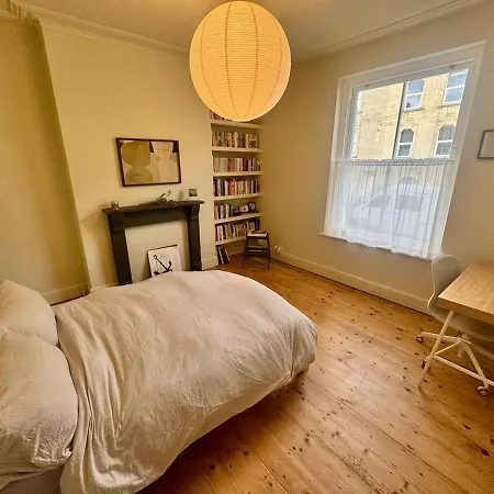 Redland House - 3 Bedroom - Sleeps 8 - Bristol