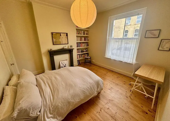 Redland House - 3 Bedroom - Sleeps 8 - Bristol