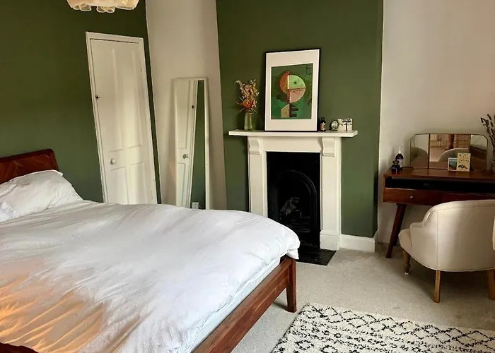 Redland House - 3 Bedroom - Sleeps 8 - Holiday home Bristol