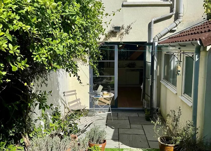 Prázdninový dům Redland House - 3 Bedroom - Sleeps 8 -