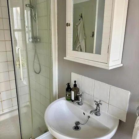 Redland House - 3 Bedroom - Sleeps 8 - بريستول